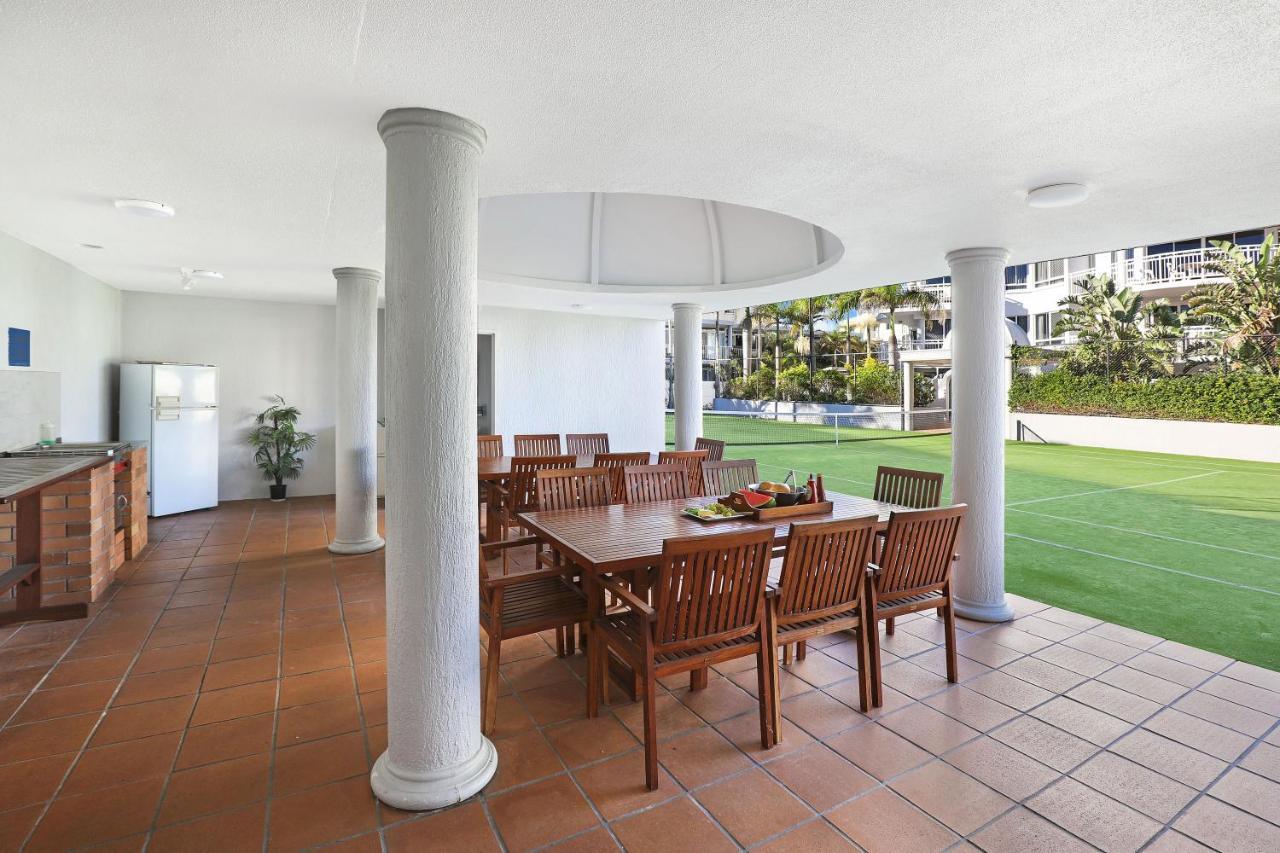 Beachside Resort Kawana Waters Buddina Exterior photo